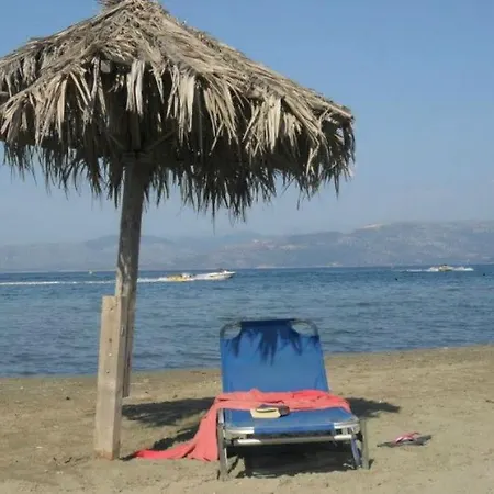 Ξενοδοχείο Sailors Beach Apartments 2*